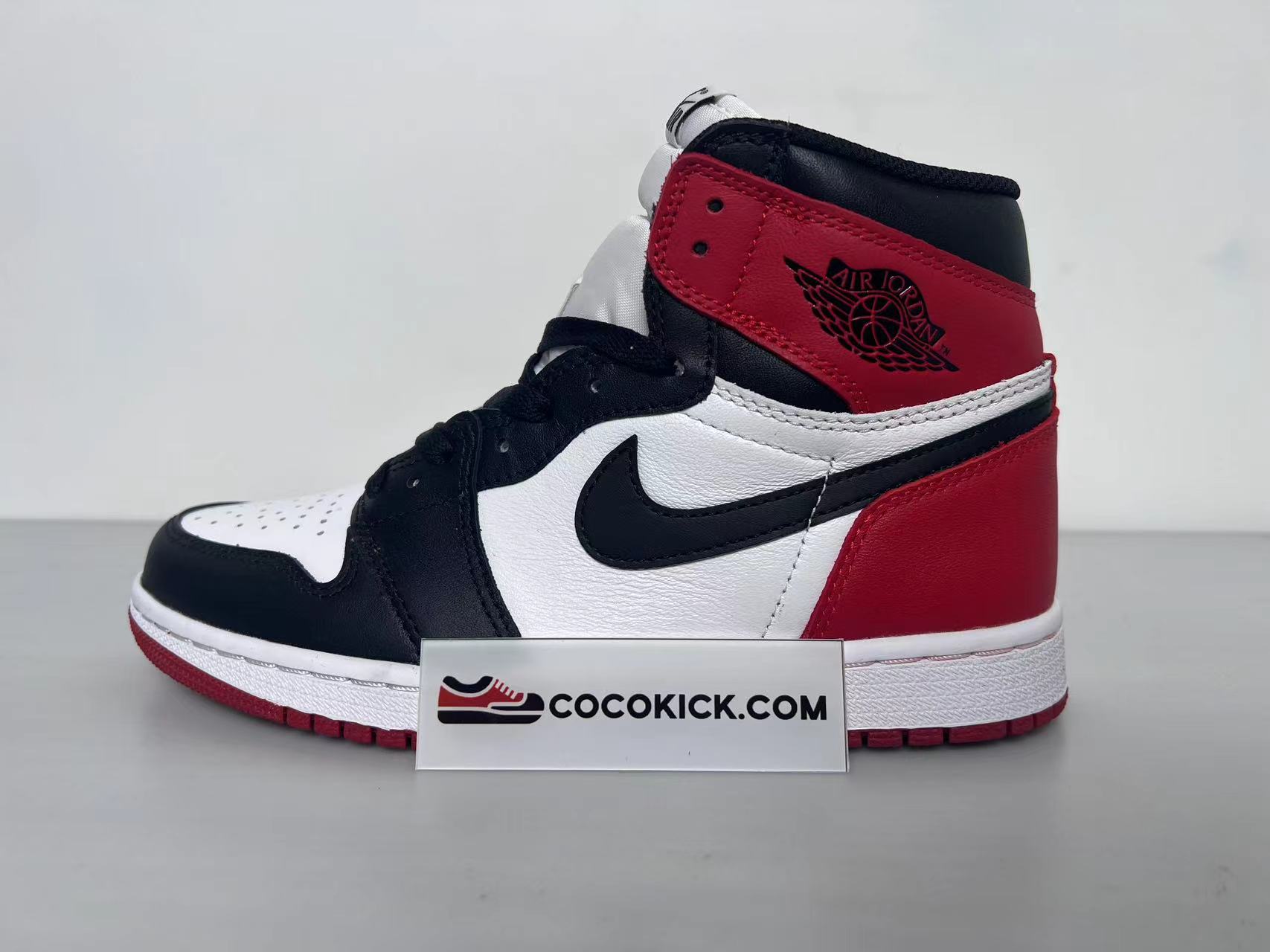 AIR JORDAN 1 High OG Black Toe white/ black-varsity red 555088-125