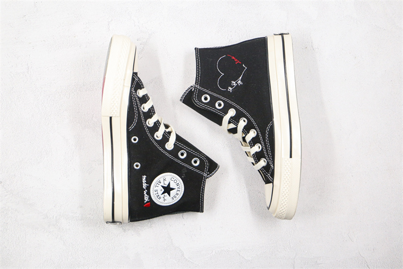 Converse Chuck Taylor All-Star Embroidered Hearts (W) A01602C