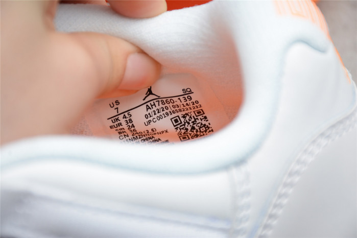 Air Jordan 11 Low WMNS Citrus