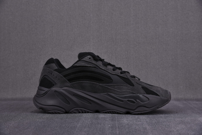 adidas Yeezy Boost 700 V2 Vanta FU6684