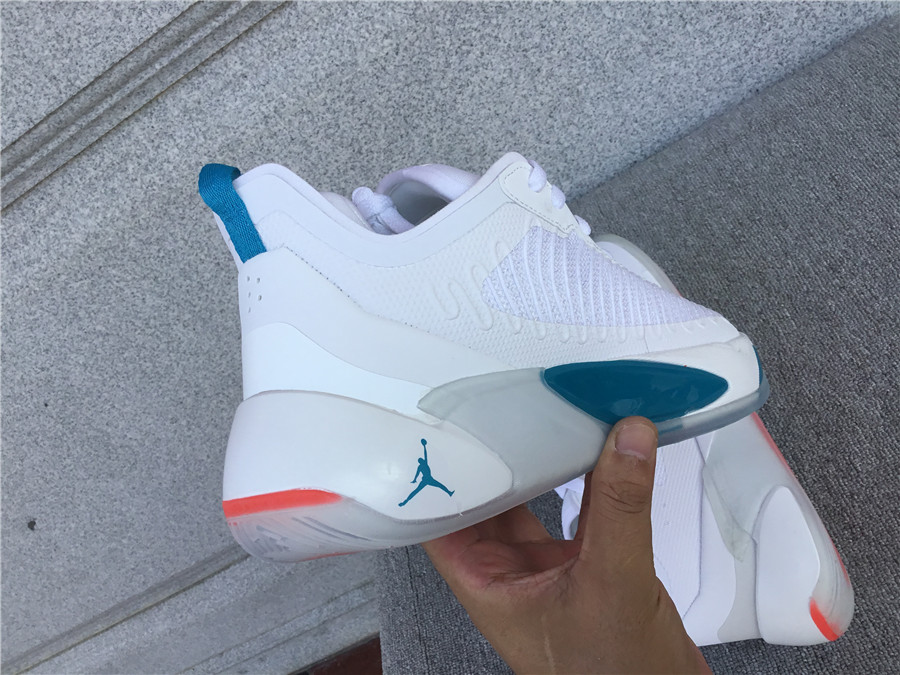 Air Jordan Luka 1 PF DN1772-104