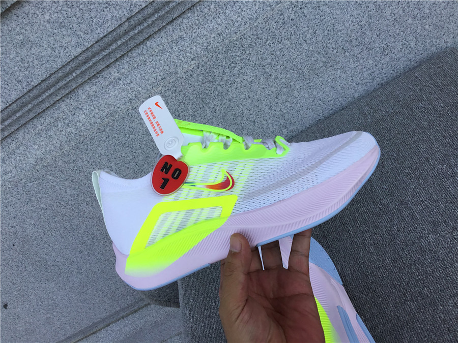 Nike Zoom Fly 4 Carbon Plate Running Shoe DN2658-101