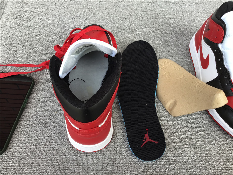 Air Jordan 1 Mid BQ6472-079