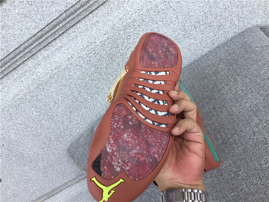 Air Jordan 12 Eastside Golf