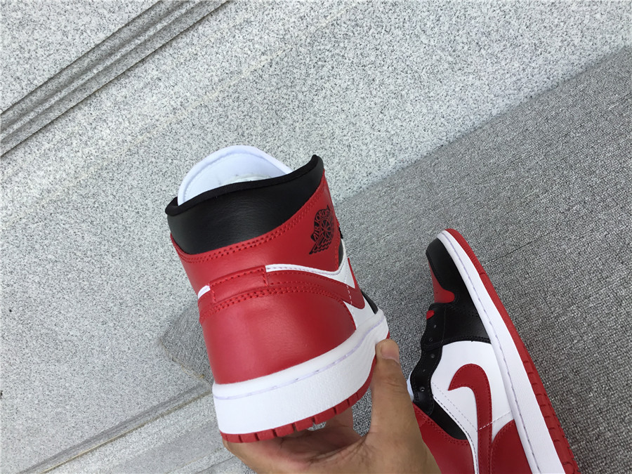 Air Jordan 1 Mid BQ6472-079