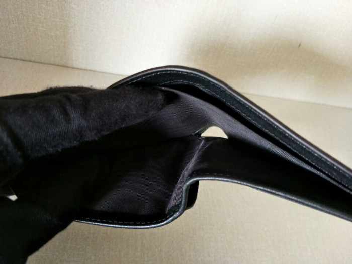 GUCCI WITH PLAID BEE WALLETS