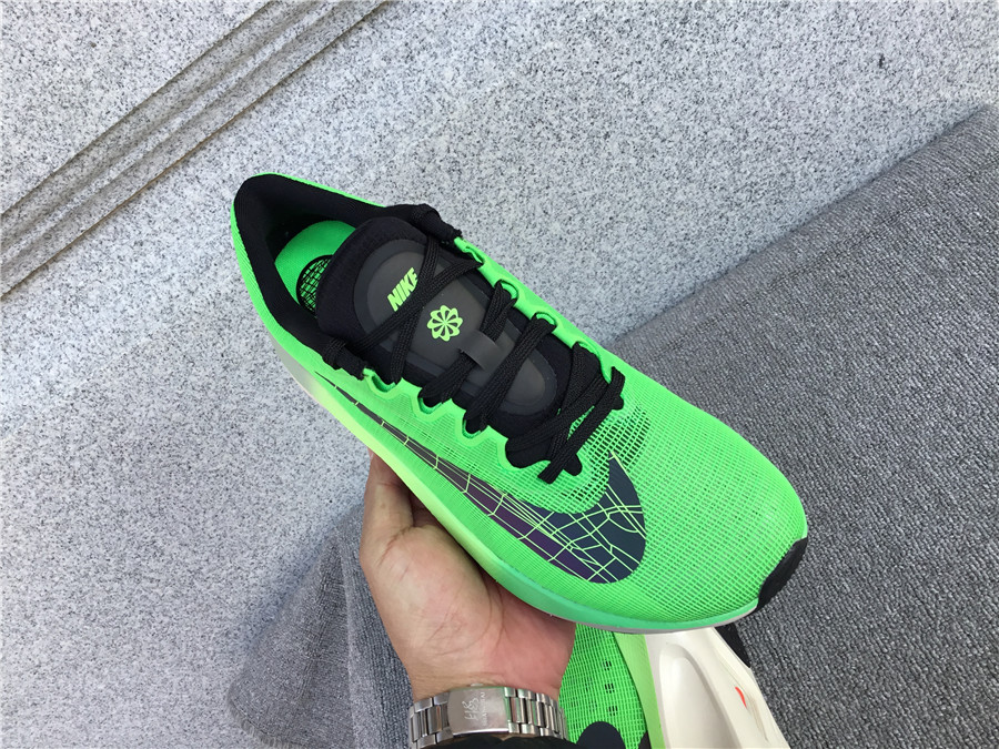 Nike Zoom Fly 5 Carbon Plate Running Shoe DZ4783-304