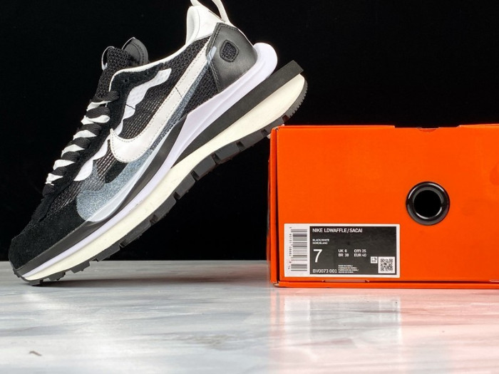 Sacai x Nike Pegasua Vaporfly Black White CV1363-001