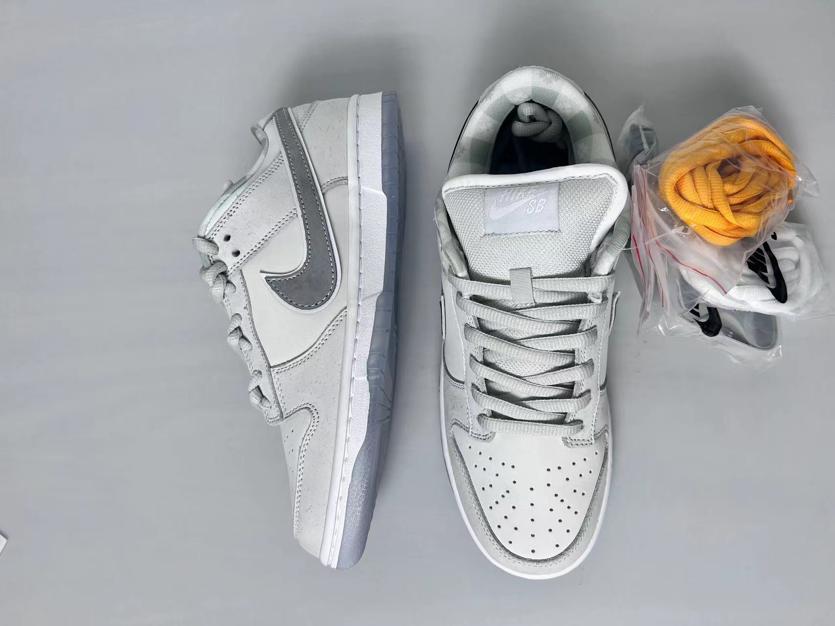 Nike SB Dunk Low White Lobster (Friends and Family) FD8776-100