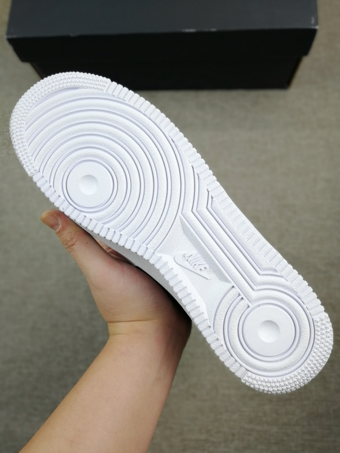 Nike Air Force 1 07 LV8 NBA Sz 18 White/ Black Athletic Shoes 823511-103