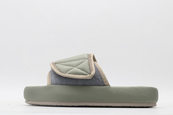 Yeezy sandal2
