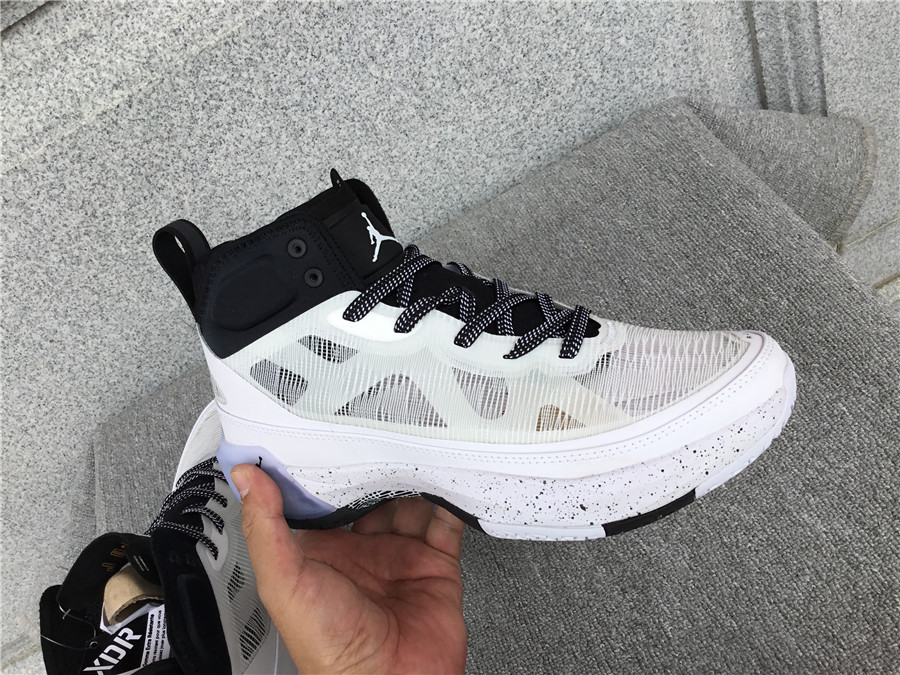 Nike Air Jordan 37 DV0747-108