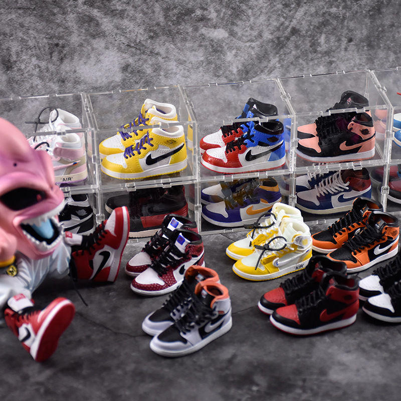 Small shoe mystery box GF0077