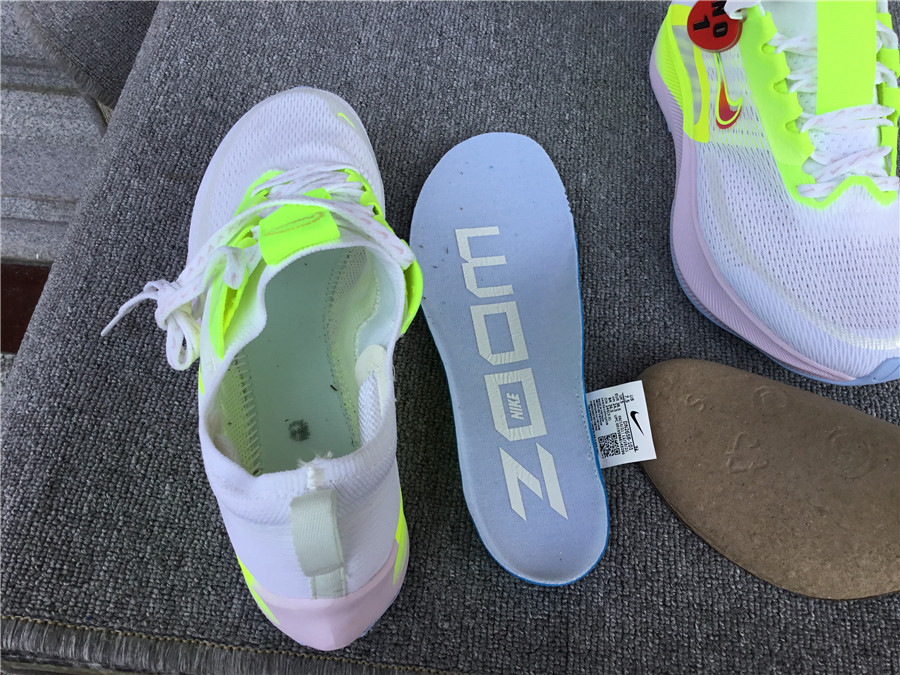 Nike Zoom Fly 4 Carbon Plate Running Shoe DN2658-101