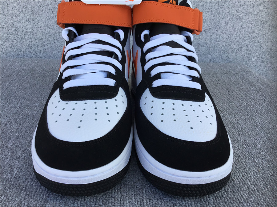 Nike Air Force 1 Mid LV8