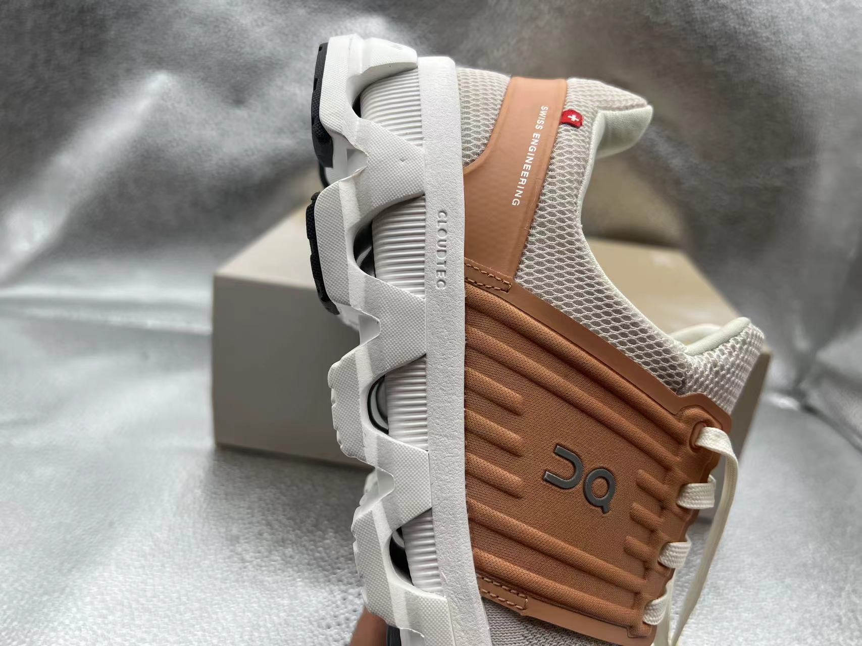 Cloud Swift 3 AP0816-03