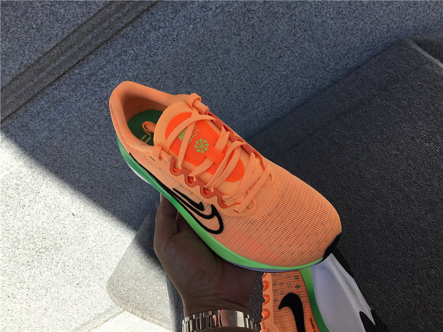 Nike Zoom Fly 5 Carbon Plate Running Shoe DM8974-800