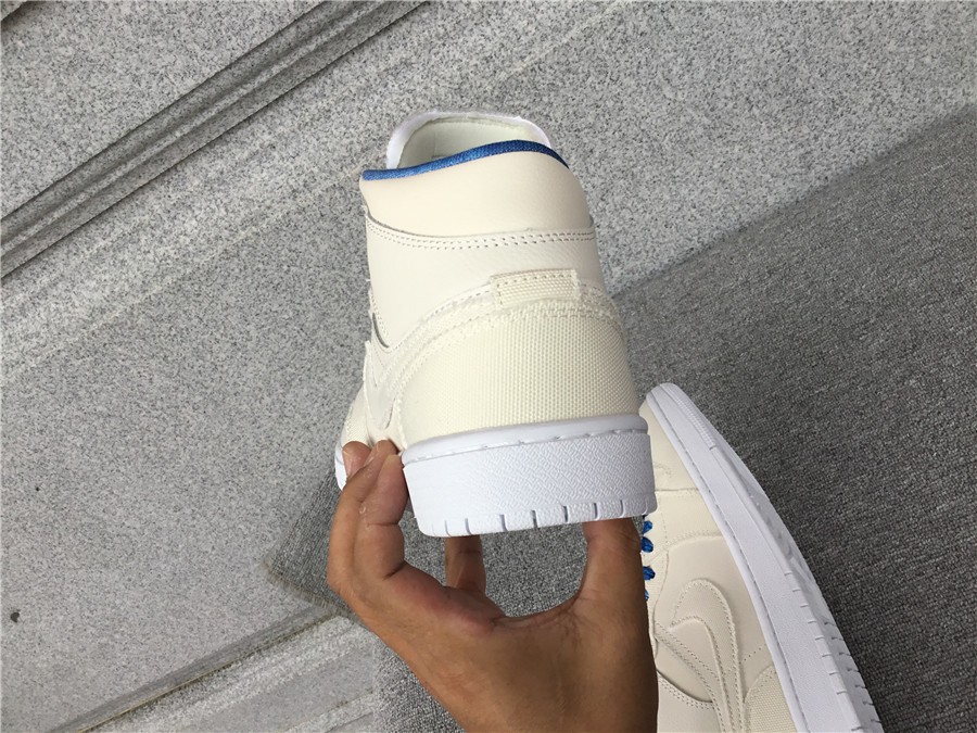 Air Jordan 1 Mid SE Sanddrift