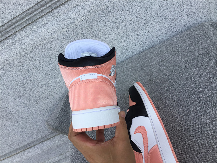 Air Jordan 1 Mid DM9077-108