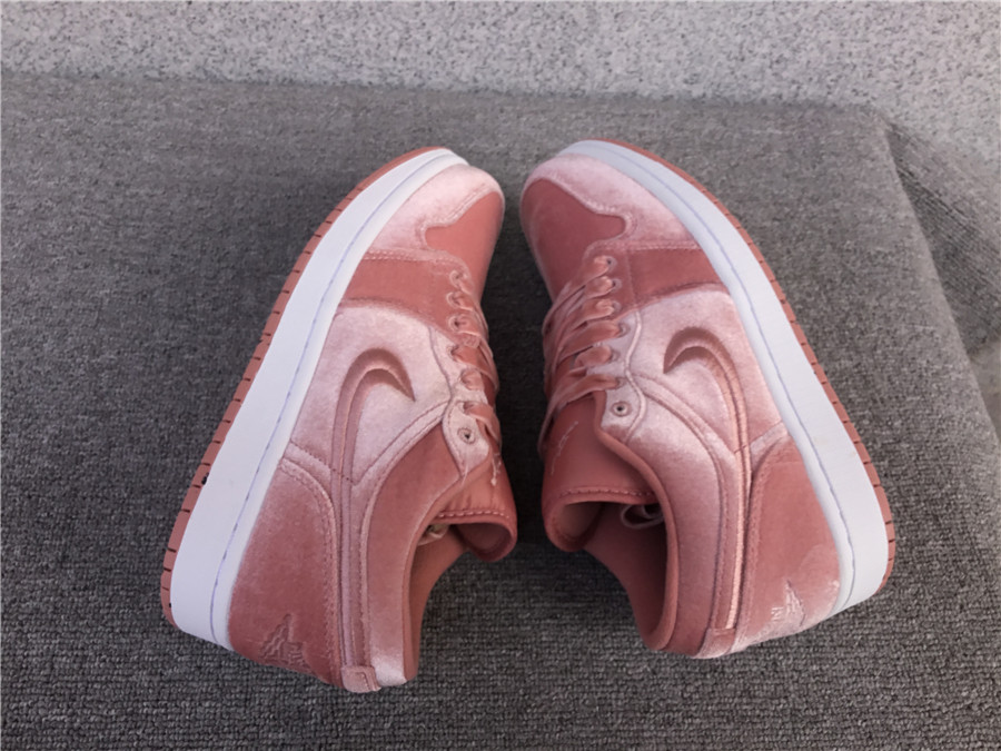 Air Jordan 1 Low DQ8396-600