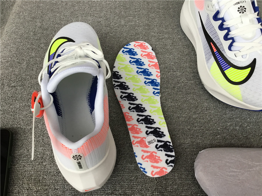Nike Zoom Fly 5 Carbon Plate Running Shoe DX1599-100