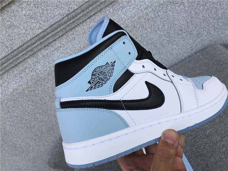 Air Jordan 1 Mid BULE