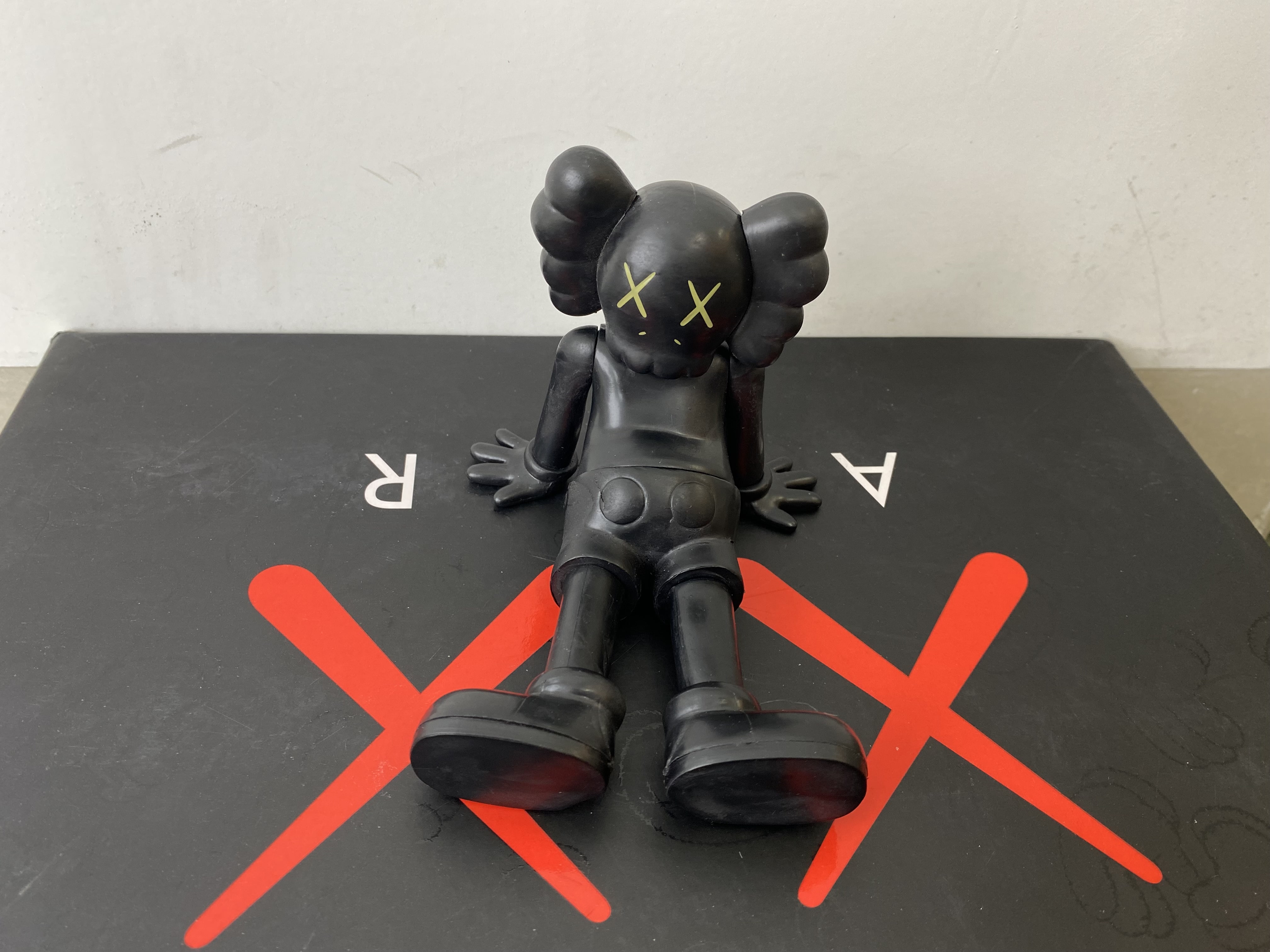 KAWS Companion Action Figures Toys Pen Holder Decoration Display Gifts Kids Boys PJ00038