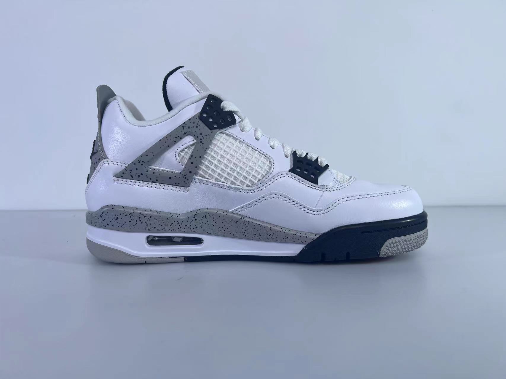 Jordan 4 Retro White Cement (2016) 840606-192