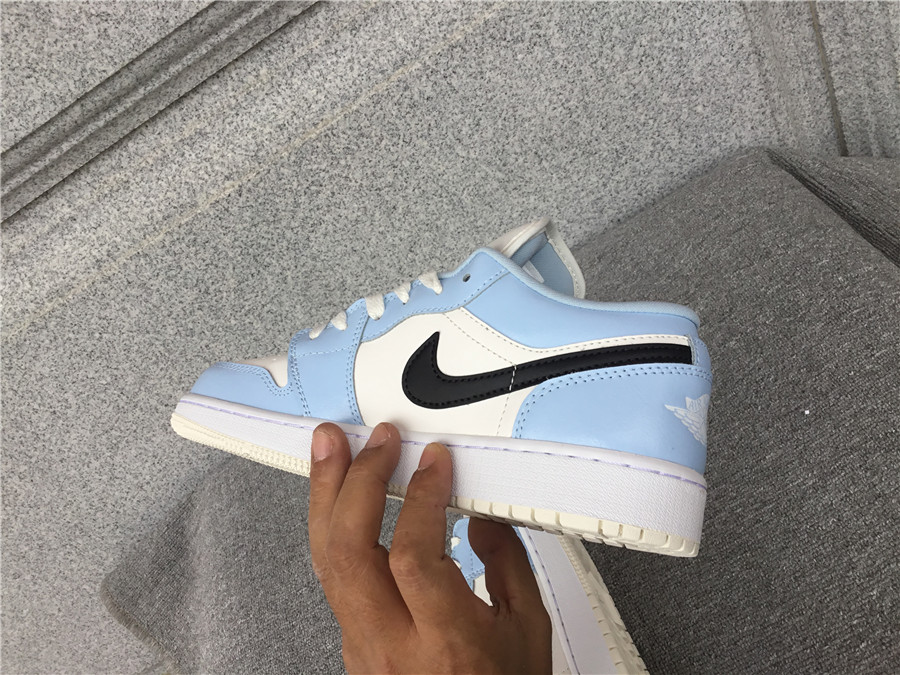 Air Jordan 1 Low 554723-401