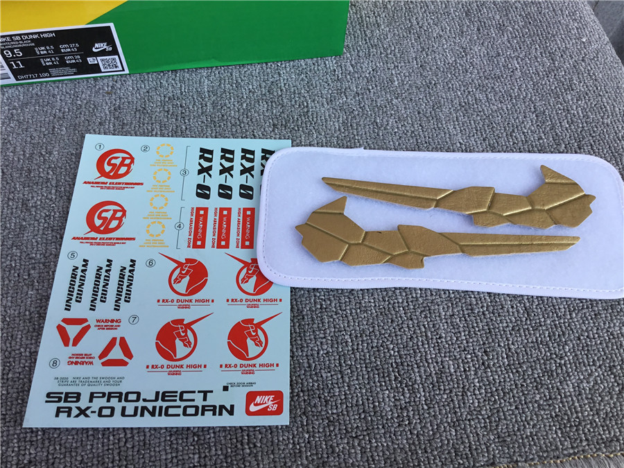 Nike SB Dunk HighxGundam DH7717-401