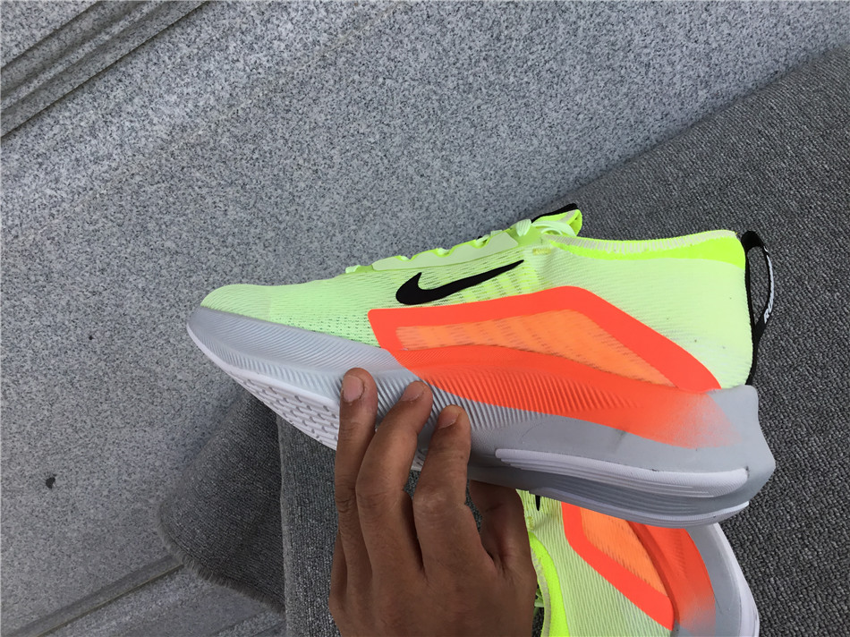 Nike Zoom Fly 4 Carbon Plate Running Shoe CT2392-700