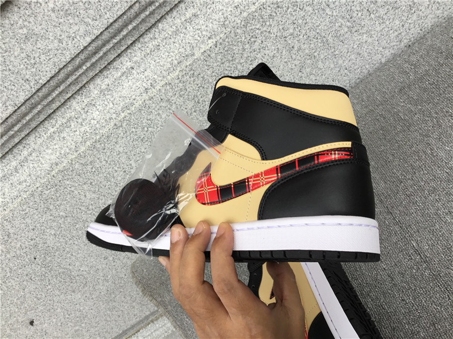 Air Jordan 1 Mid 