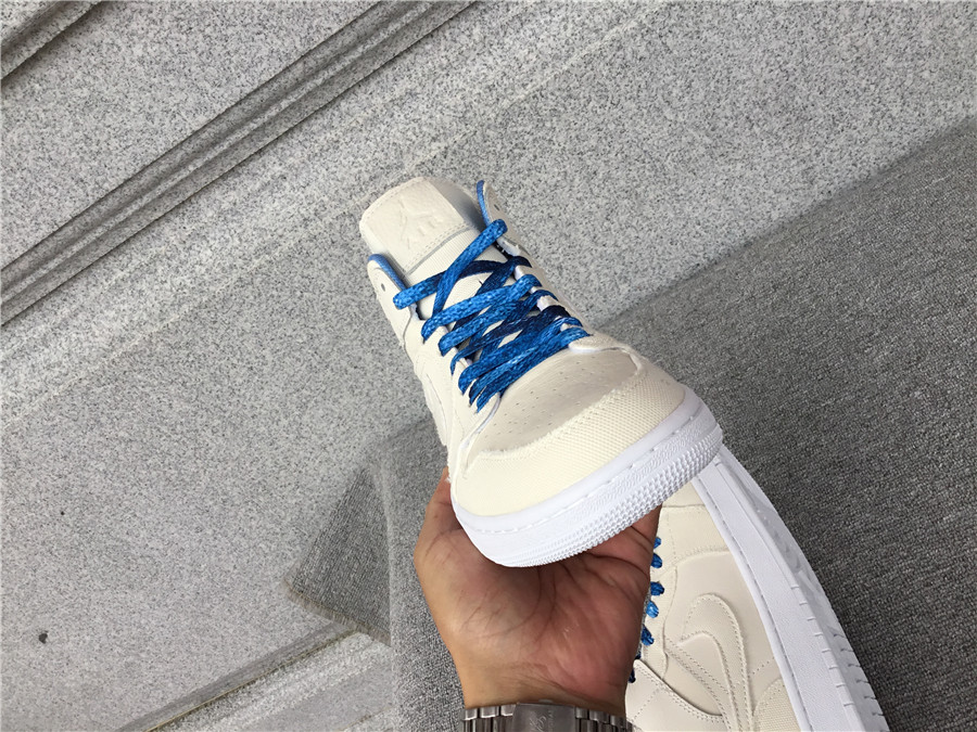 Air Jordan 1 Mid SE Sanddrift