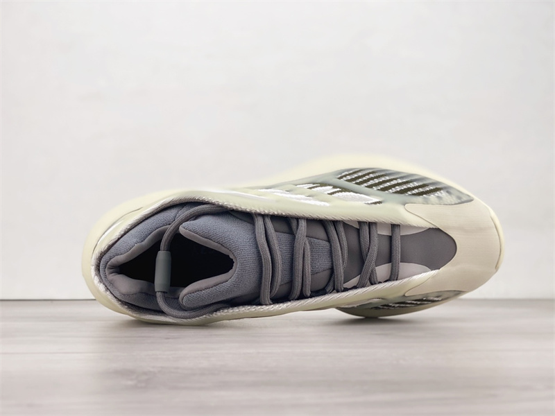 Yeezy 700 V3 Fade Salt ID1674