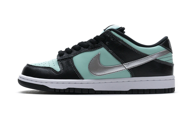 Nike Dunk SB Low Diamond Supply Co. 