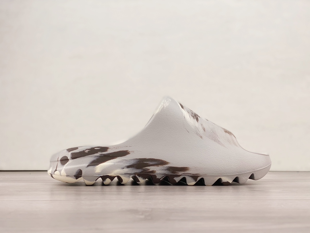 Kanye West x Adidas Yeezy Slide