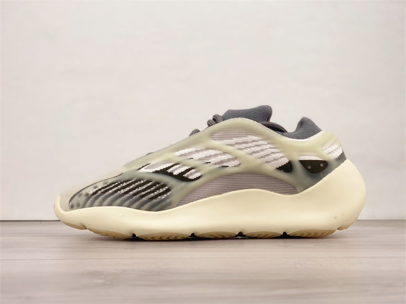 Yeezy 700 V3 Fade Salt ID1674