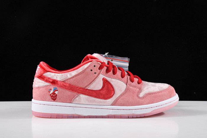 Nike SB Dunk Low StrangeLove Skateboards (Regular Box)