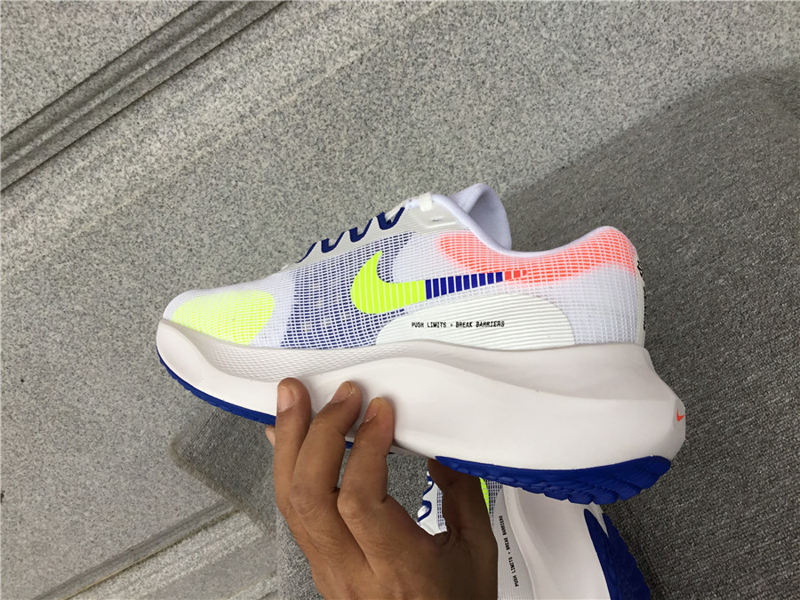 Nike Zoom Fly 5 Carbon Plate Running Shoe DX1599-100