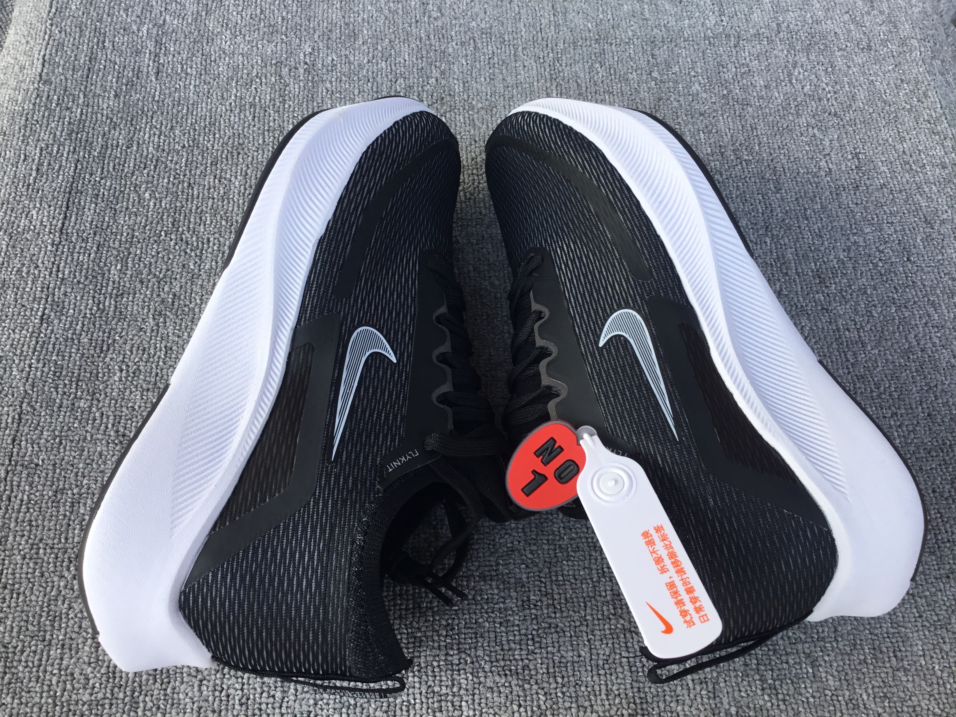 Nike Zoom Fly 4 Carbon Plate Running Shoe CT2401-001