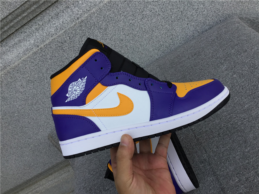 Air Jordan 1 Mid 