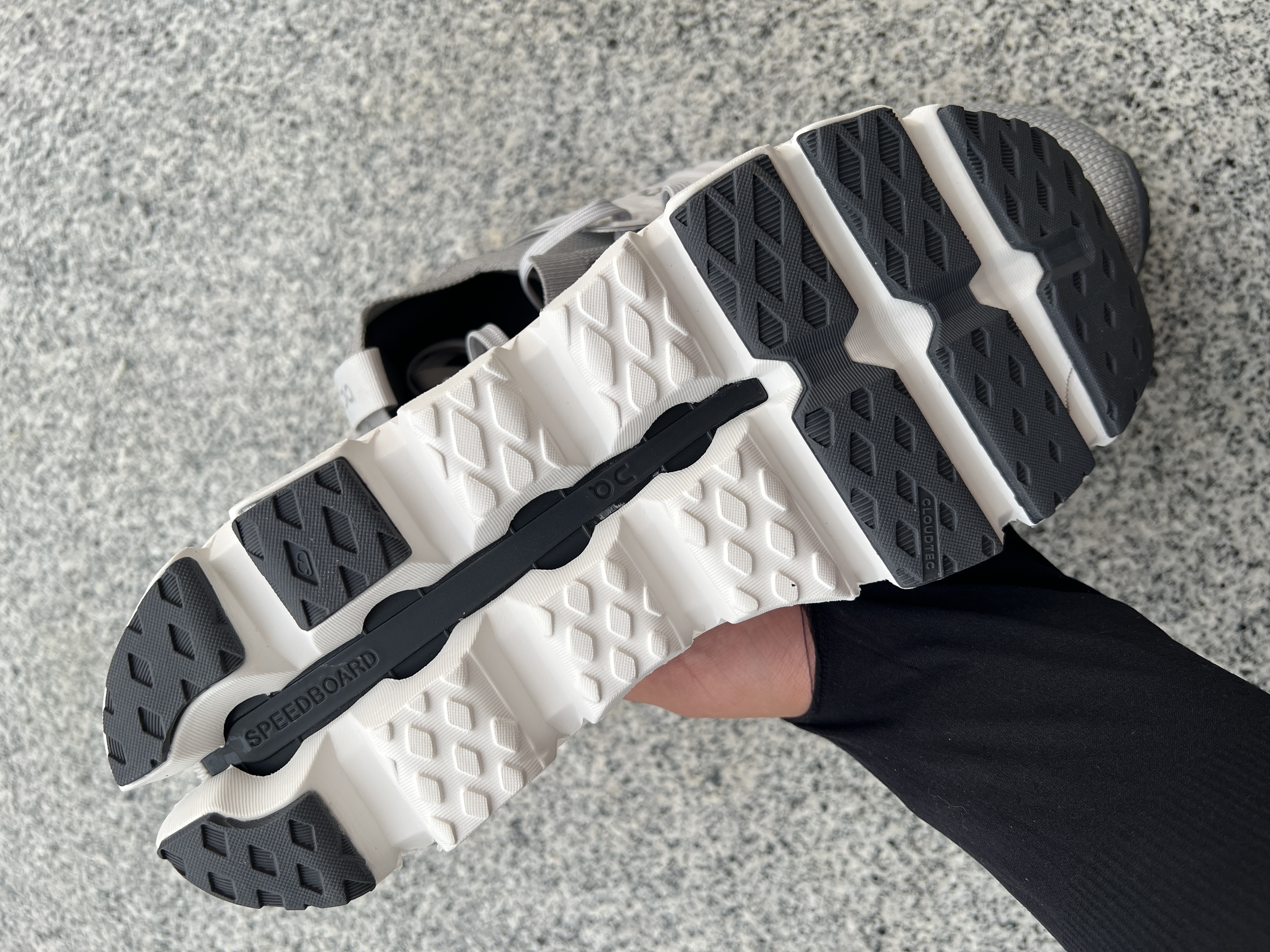 Cloud Swift 3 AP1004-008