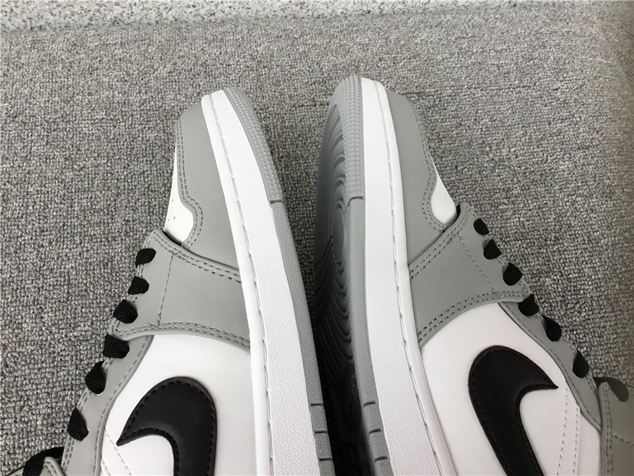 Air Jordan 1 Mid black and white purple