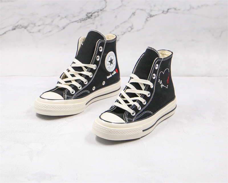 Converse Chuck Taylor All-Star Embroidered Hearts (W) A01602C