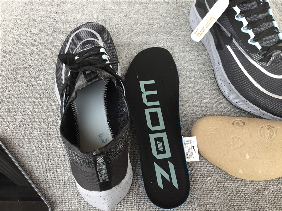 Nike Zoom Fly 4 Carbon Plate Running Shoe CT2392-002