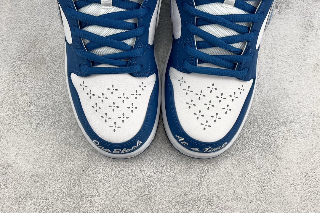 Nike SB Dunk Low Born x Raised One Block At A Time FN7819-400