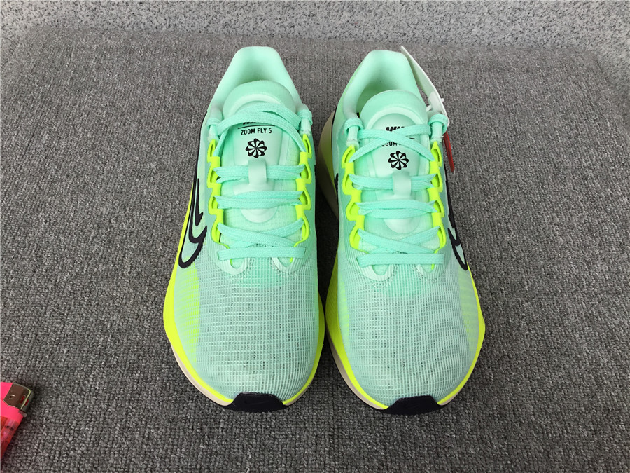 Nike Zoom Fly 5 Carbon Plate Running Shoe DM8974-300