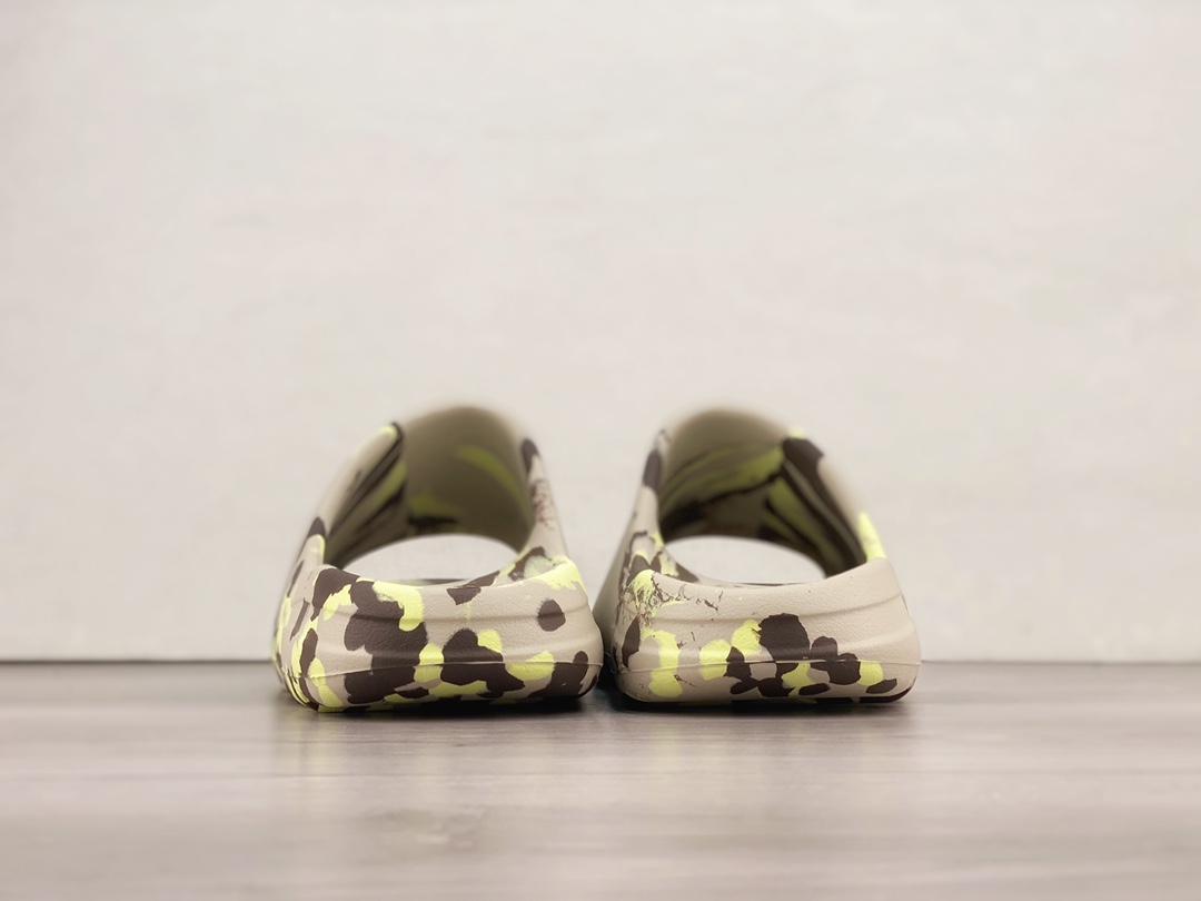 Kanye West x Adidas Yeezy Slide