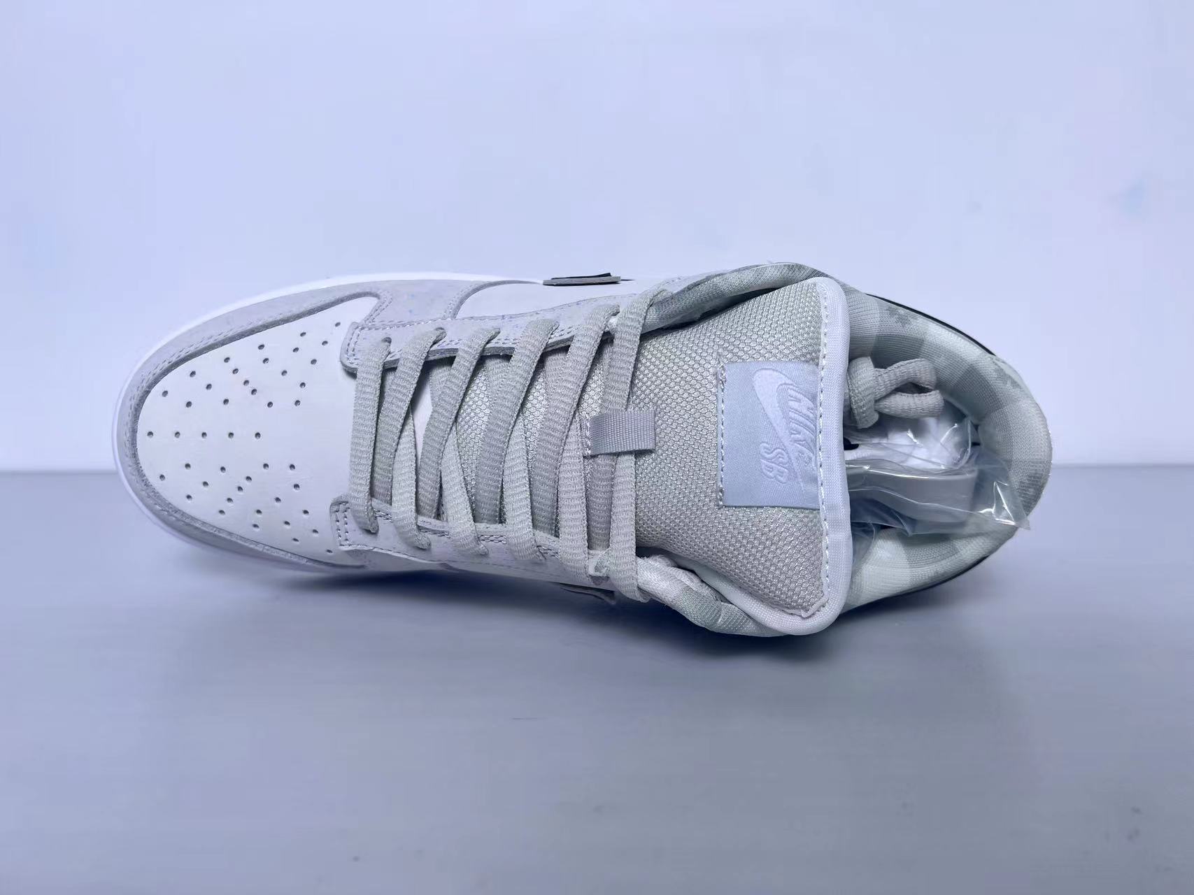 Nike SB Dunk Low White Lobster (Friends and Family) FD8776-100