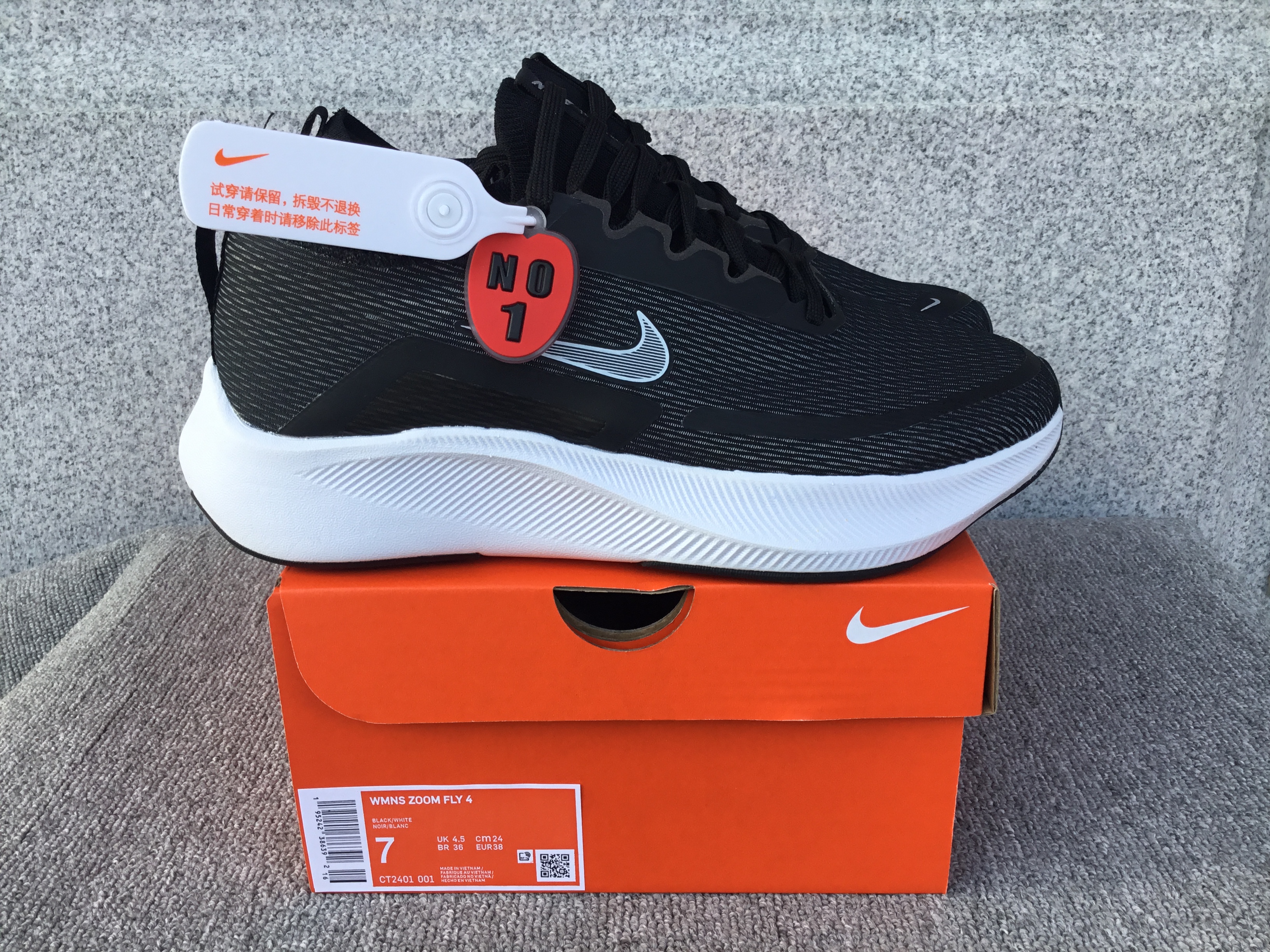 Nike Zoom Fly 4 Carbon Plate Running Shoe CT2401-001